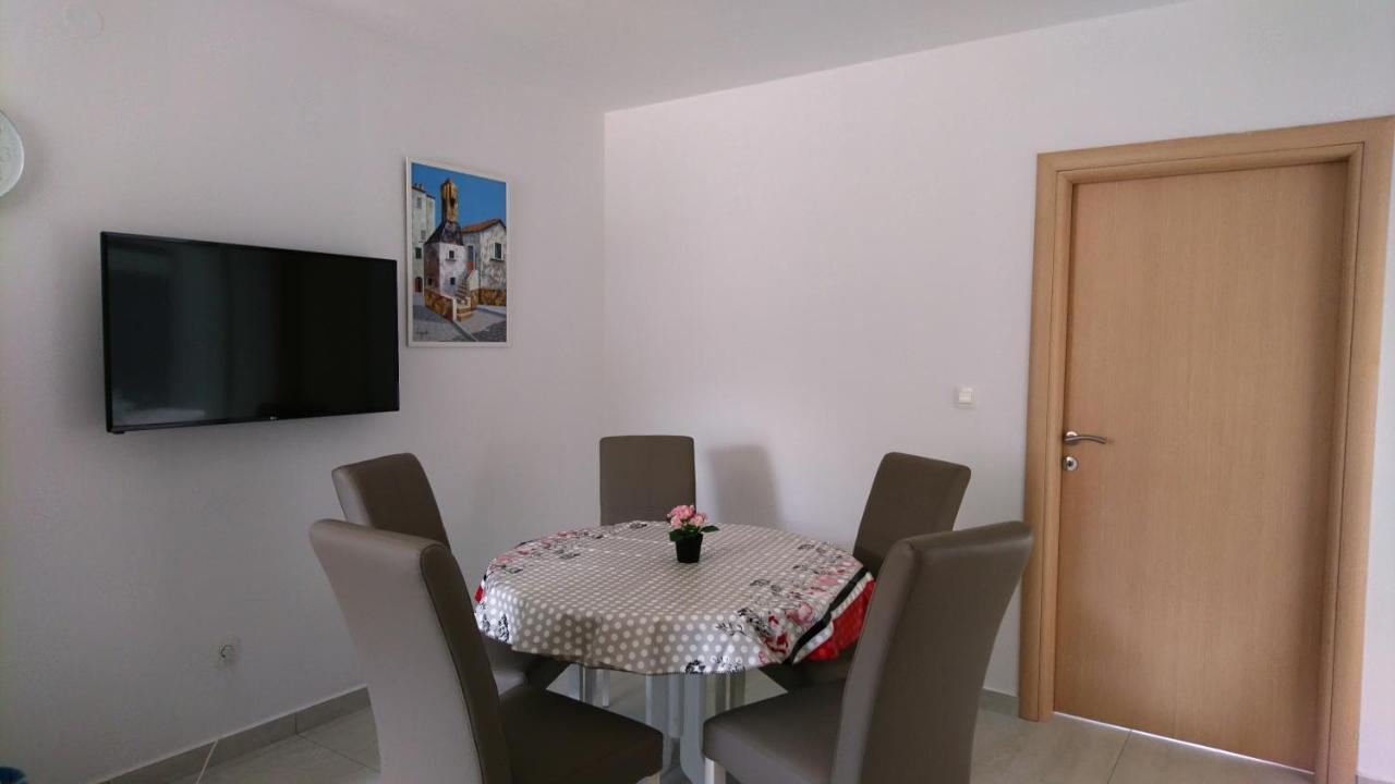 Colic Apartment Njivice Exterior foto