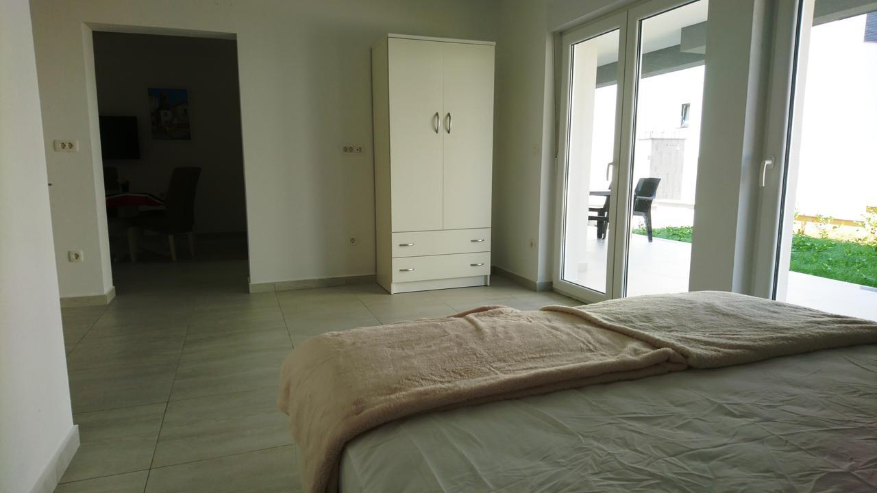 Colic Apartment Njivice Exterior foto