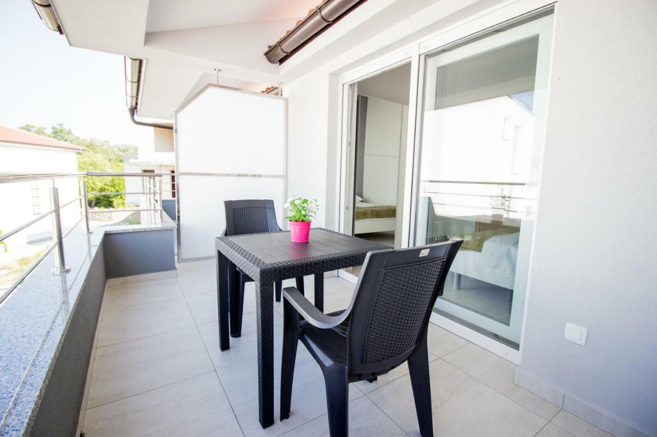 Colic Apartment Njivice Exterior foto