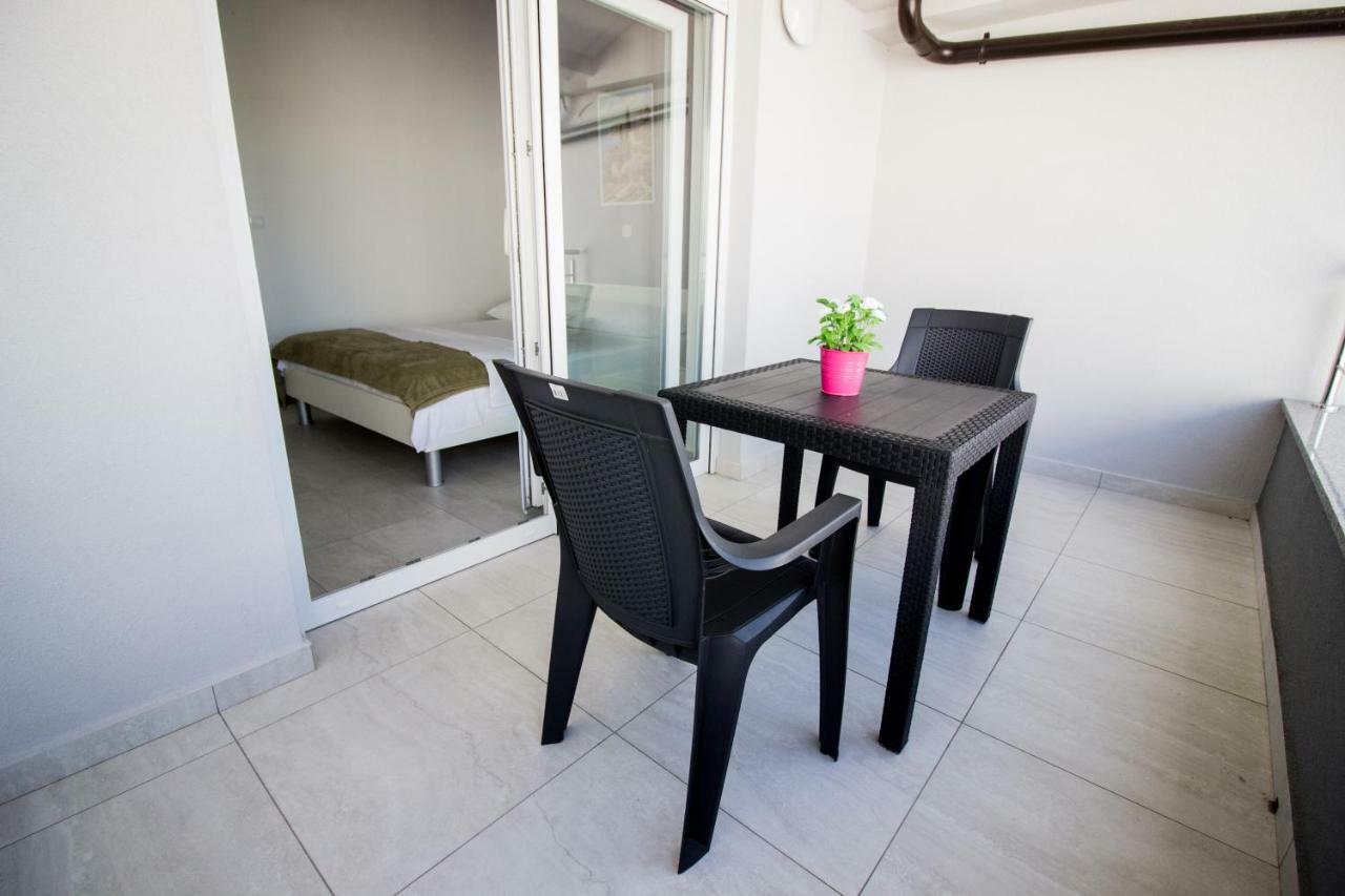 Colic Apartment Njivice Exterior foto